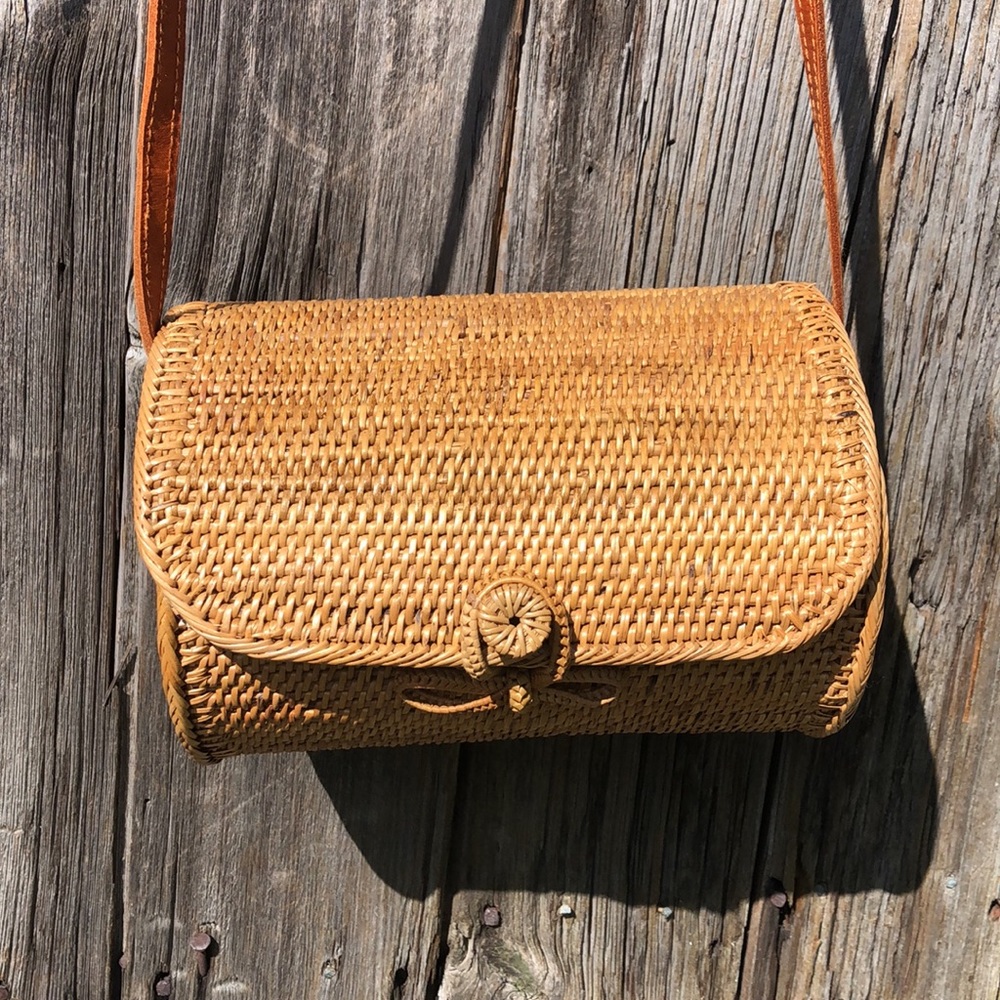 Bamboo round purse